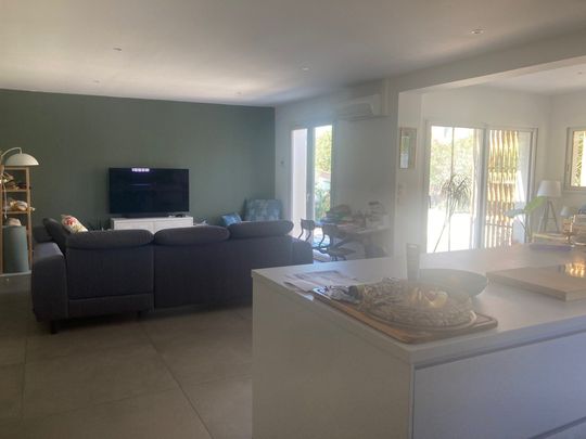 Location Maison 5 pièces 118m² PEROLS 34470 - Photo 1