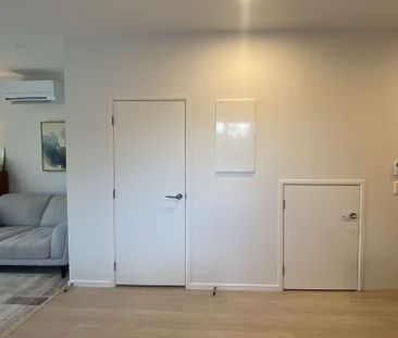 Sunny End Townhouse | 2 Bed | Unbeatable commute - Photo 1