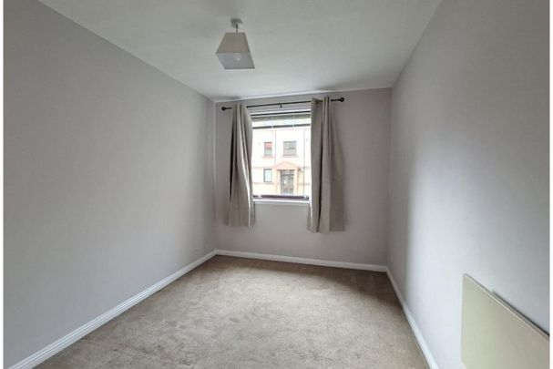 2 bed flat for rent in Polwarth - Photo 1