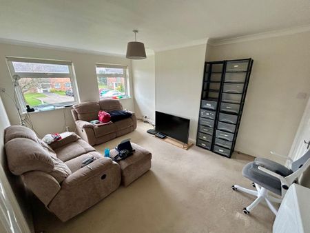 2 bedroom maisonette to rent - Photo 2