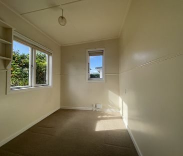 Location! Location! Location! - Photo 5