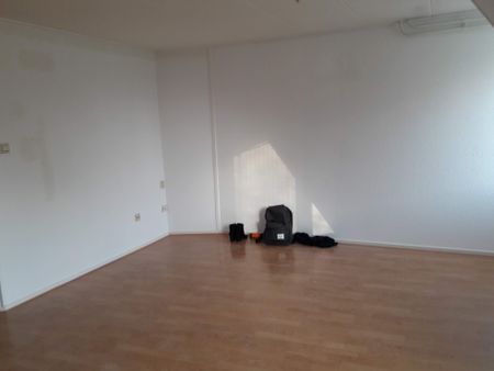 TE HUUR: op zéér mooie locatie aan de singel gelegen licht 2 kamer appartement - Foto 2