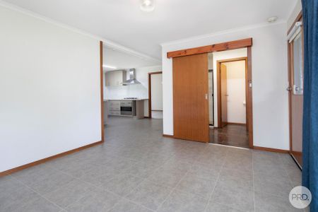 COSY HOME WITH GREAT SHEDDING IN BUNINYONG - Photo 4