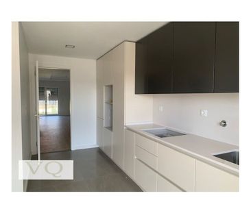 2 room luxury Apartment for rent in Cascais, Lisbon - Photo 2