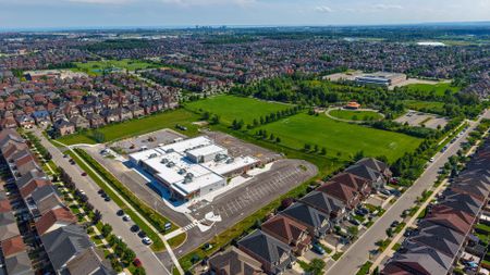 For Lease - 5578 Waterwind Crescent, Mississauga, Ontario - Photo 4