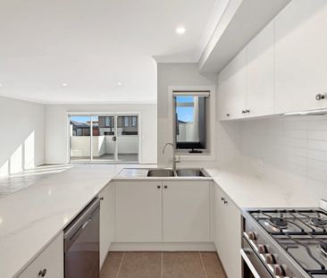 🏡 Brand New 4-Bedroom Townhouse in Wollert - Photo 4