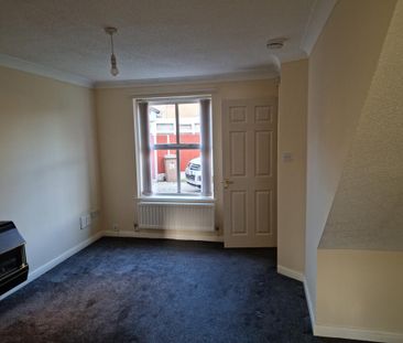 2 bedroom semi-detached house to rent - Photo 4