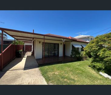 21 Margaret Street, Seven Hills, NSW 2147 - Photo 2