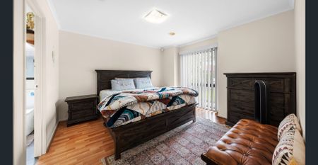 Stunning Family Home in Craigieburn!! - Photo 4