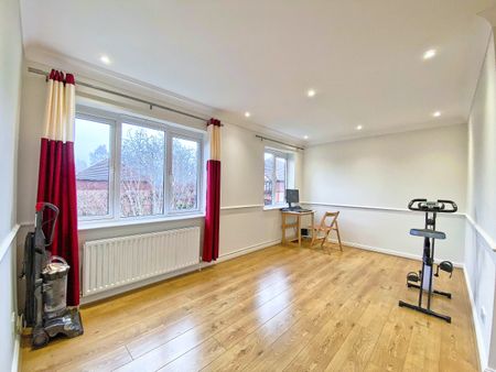 Ellen Drive, Fleet, Hampshire, GU51 - Photo 3