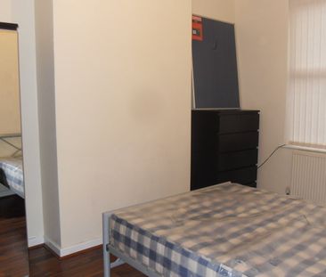 4 Bed Terraced House, Barrington Road, L15 - Photo 4