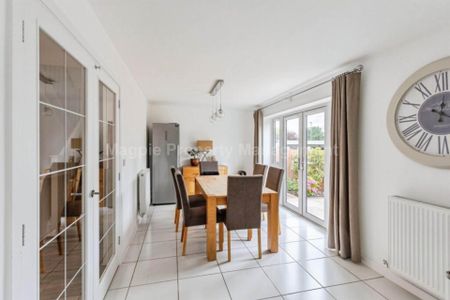 Price £1,695 pcm - Available 27/11/2025 - Unfurnished - Photo 4