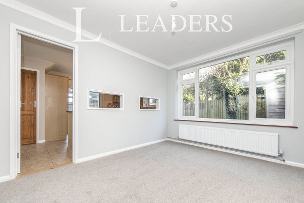 4 bedroom house to rent Meadowvale Close, Ipswich, IP4 - Photo 1