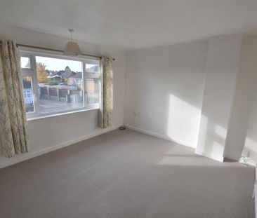 Lansdowne Road, Shepshed, Le12 - Photo 1