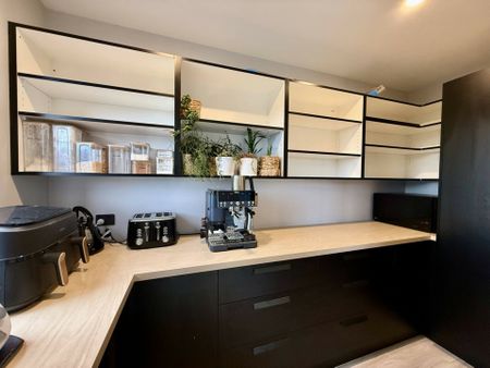 A well-designed home with space, sun and views - Photo 3