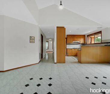 SPACIOUS FAMILY HOME OFFERING EXTREME CONVENIENCE - Photo 3