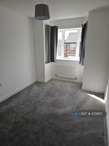 4 bedroom detached house to rent - Photo 4