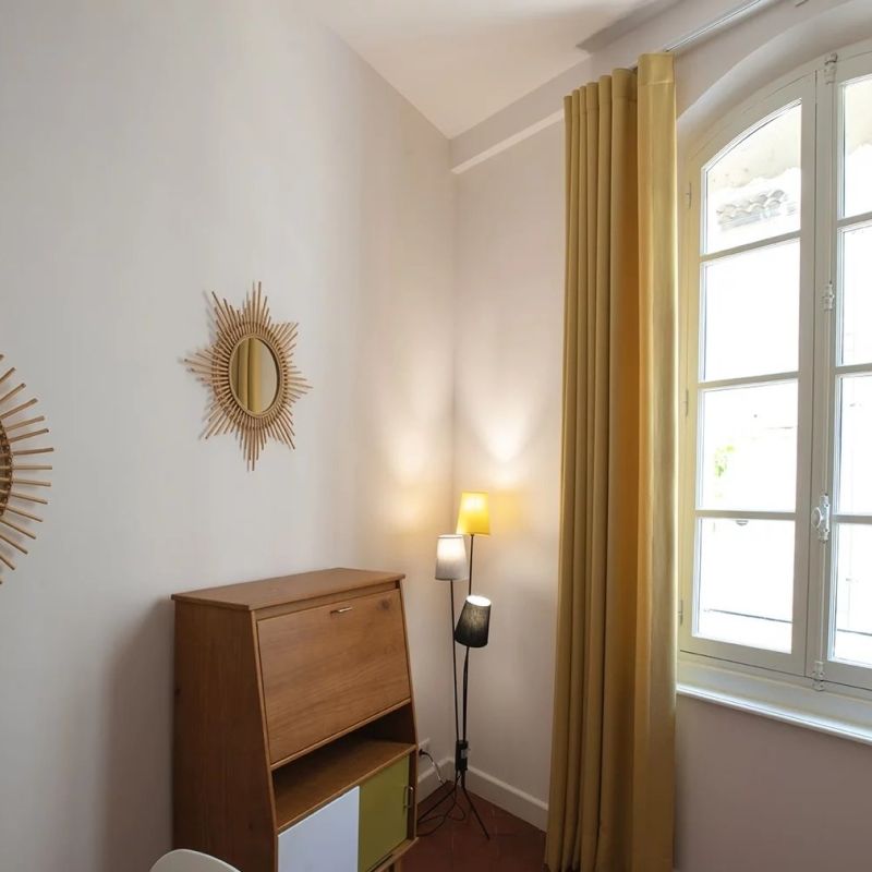 Studio en duplex aux pieds des arènes - Photo 1