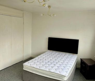 4 Bed Terraced House, Angell Park Gardens, SW9 - Photo 5