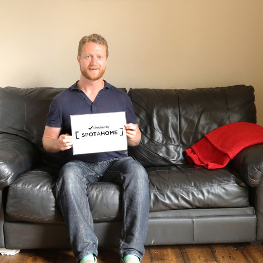 Bright room in 4-bedroom apartment in Terenure, Dublin - Photo 1