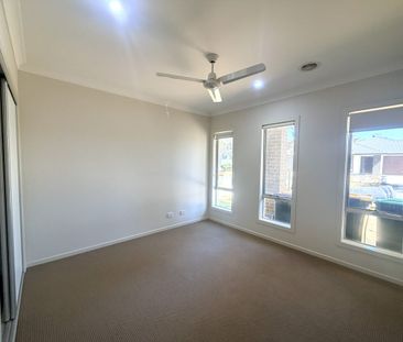 Gorgeous Family Home with Ultimate Convenience in Williams Landing ... - Photo 4