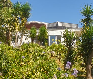 TE ATATU PENINSULA - Harbour view 3 bedroom - Photo 1