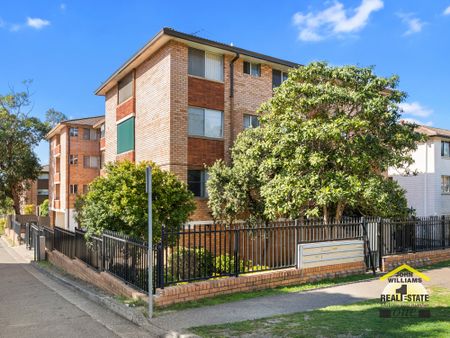 6/2 Forbes Street, Warwick Farm NSW 2170 - Apartment For Rent | Domain - Photo 5