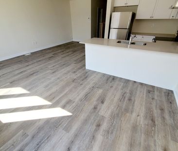 For Lease - 7789 Kalar Road Unit# 2, Niagara Falls, Ontario - Photo 2