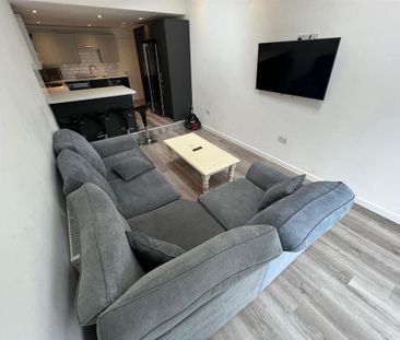 4 bedroom terraced house to rent - Photo 4