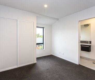 Lovely two bedroom townhouse – periodic tenancy. - Photo 4