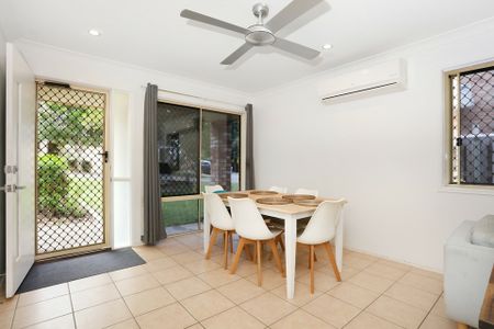 RENOVATED DUPLEX WITHIN BOUTIQUE GATED ESTATE - Photo 2