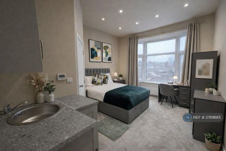 1 bedroom in a house share to rent - Photo 5