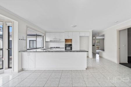 Spacious Family Living in the Perfect Location! - Photo 2