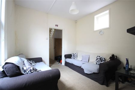 Cricklade Road, - Photo 3