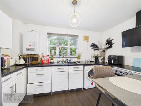 1 bedroom maisonette to rent - Photo 4