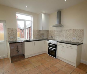 2 bedroom terraced house to rent - Photo 5