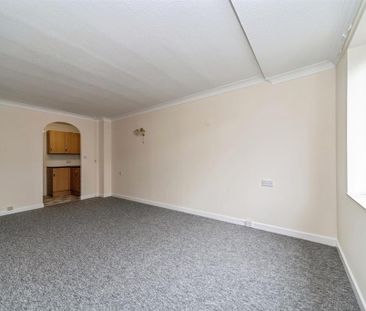 1 bedroom retirement property to rent - Photo 3