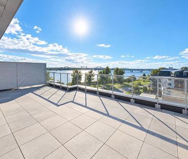 PENTHOUSE 5½ AVEC VUE SUR LE FLEUVE À LOUER À LASALLE - Photo 1