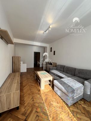Reality KOMPLEX s.r.o. Vám ponúka do nájmu pekný, slnečný dvojizbový byt blízko centra Komárna – Fotografia 1