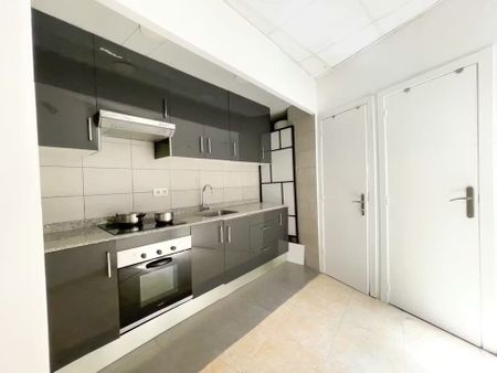 Carrer la Rambla, Barcelona, Catalonia 08002 - Photo 3