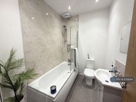 1 bedroom flat to rent - Photo 3