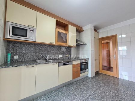 Arrenda-se apartamento t2, condomínio fechado, santo ovídio - Photo 4