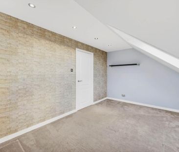 5 bedroom detached house to rent - Photo 4