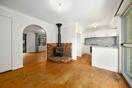 27 Hill Street, Wentworth Falls, NSW 2782 - Photo 5