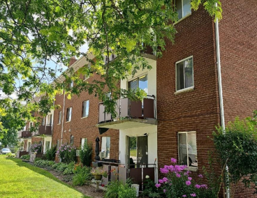 Courtyard Place Apartments - Photo 1