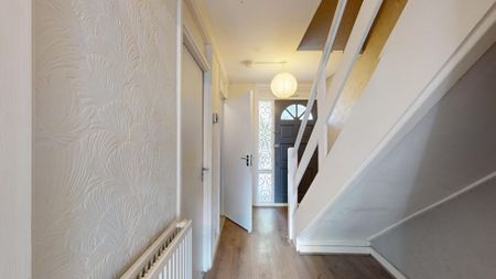 18 Hind Grove – Room 2 - Photo 4