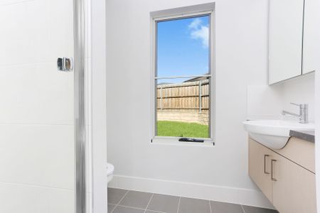 Modern, Impressive & Near New! - Photo 4