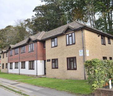 Station Approach, Coulsdon North, Coulsdon, CR5 - Photo 1