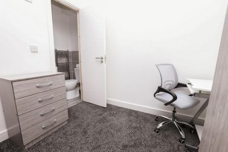 4 bedroom terraced house to rent - Photo 5