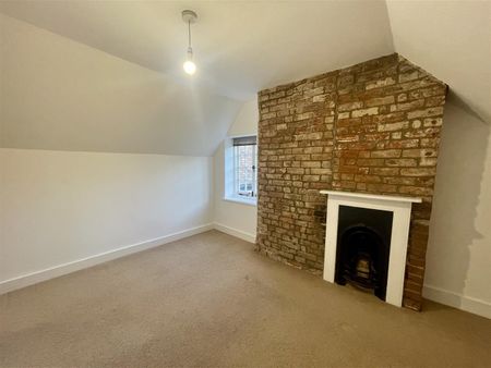 High Street, Wingham, Canterbury - Photo 2